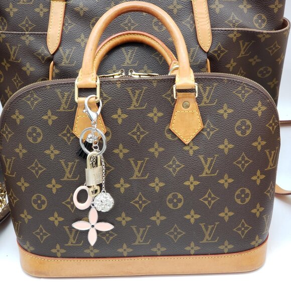 Authentic Louis Vuitton Lock & Key with unbranded Bagcharm, Keycharm, Keychain - Picture 1 of 10